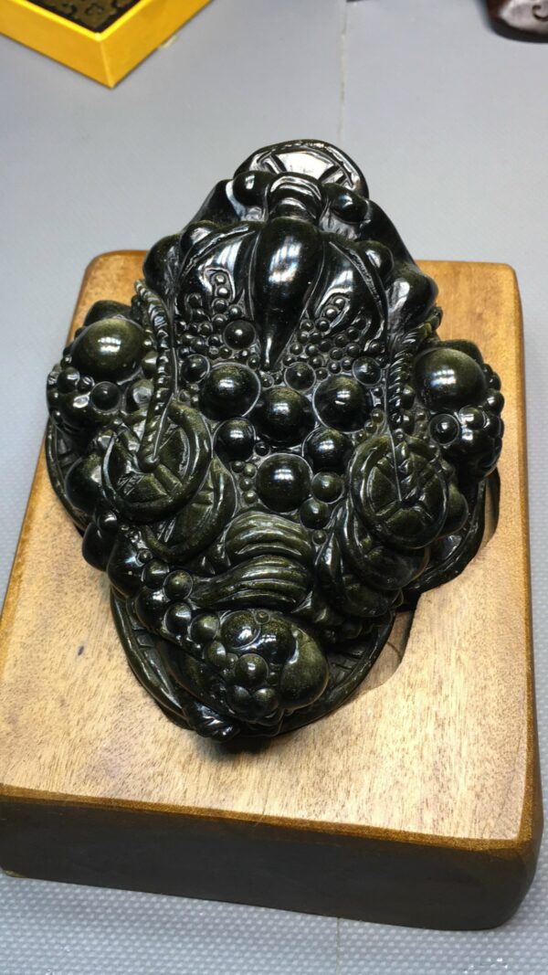 Thiềm thừ obsidan
