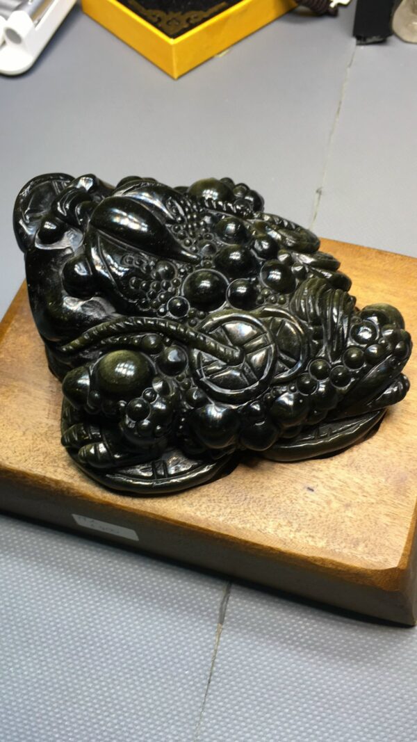 Thiềm thừ obsidan