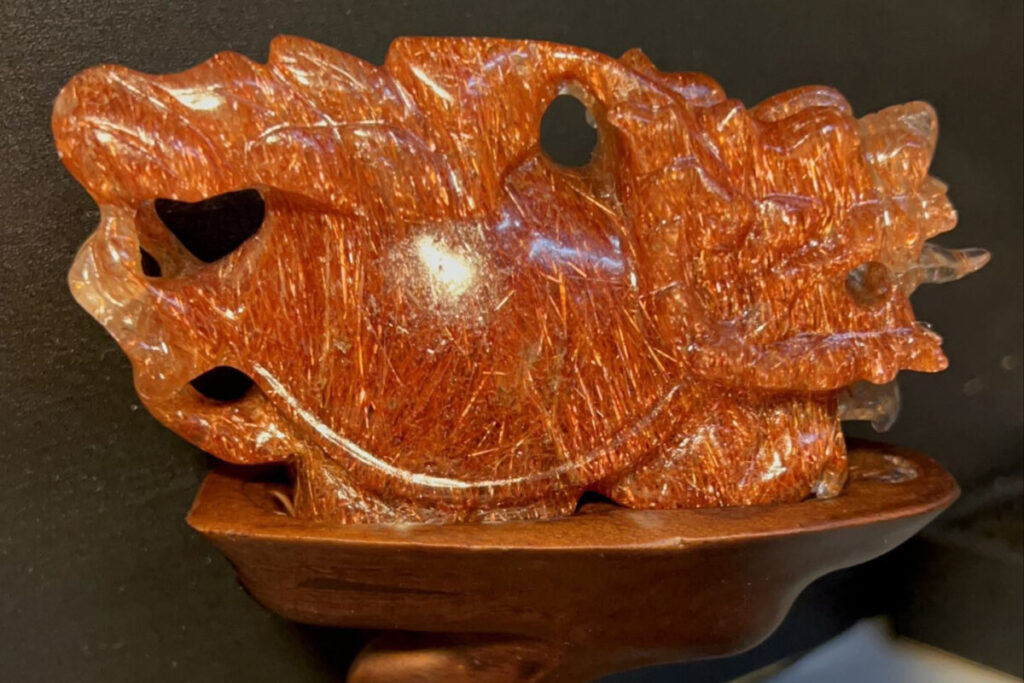 Long Quy Tóc Đỏ