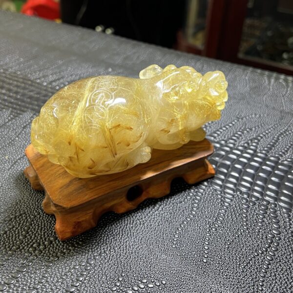 Tỳ Hưu Tóc Vàng Hàng Trưng Bày