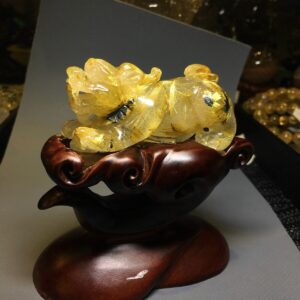 Tác Phẩm Kỳ Lân Tóc Vàng