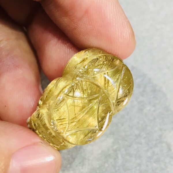 Tì Hưu Tóc Vàng Vip