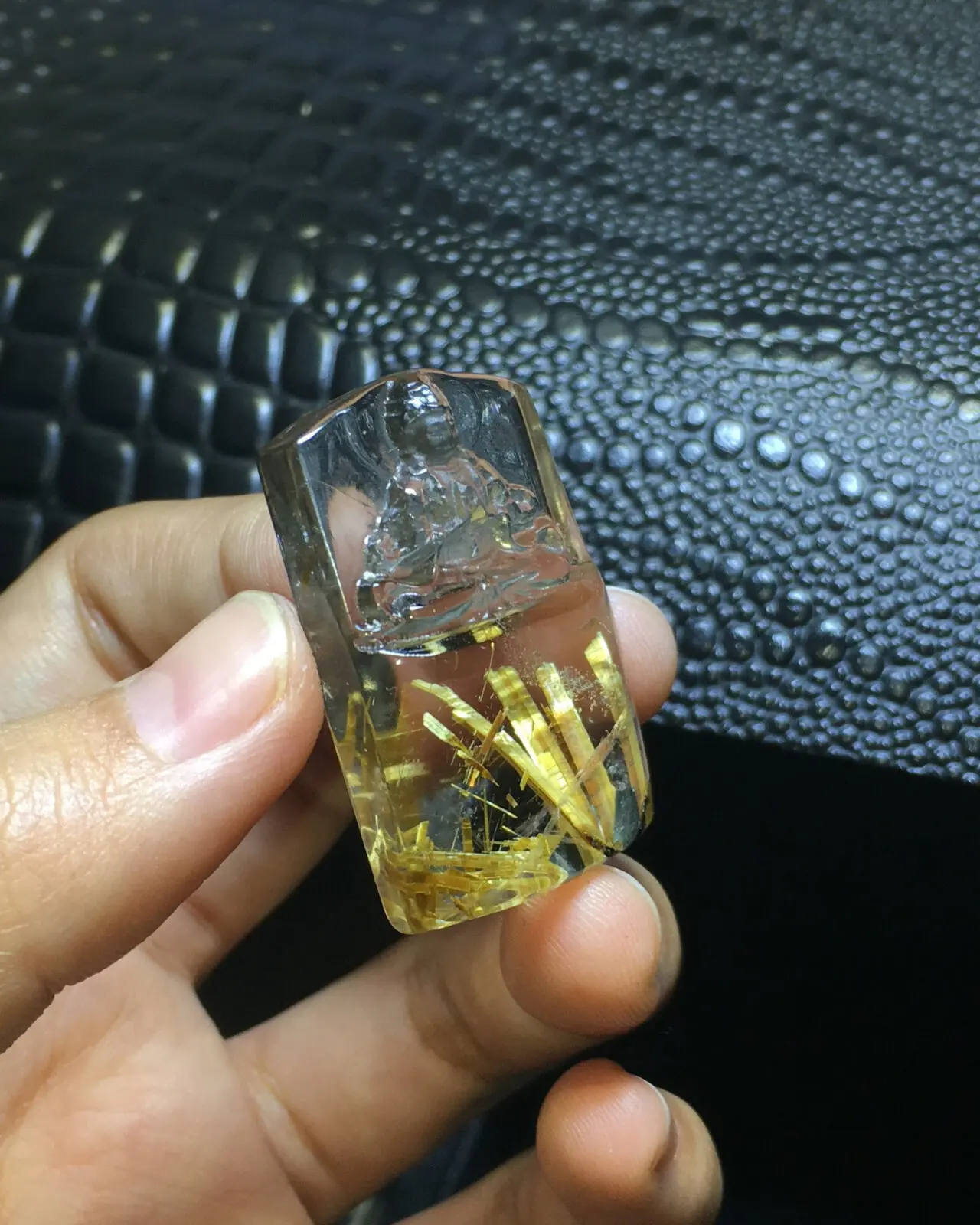 Mặt dây Quan Âm tóc vàng