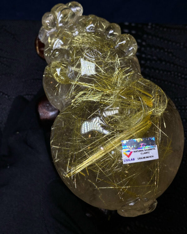Tác Phẩm Tỳ Hưu Thạch Anh Tóc Vàng 800 Gram