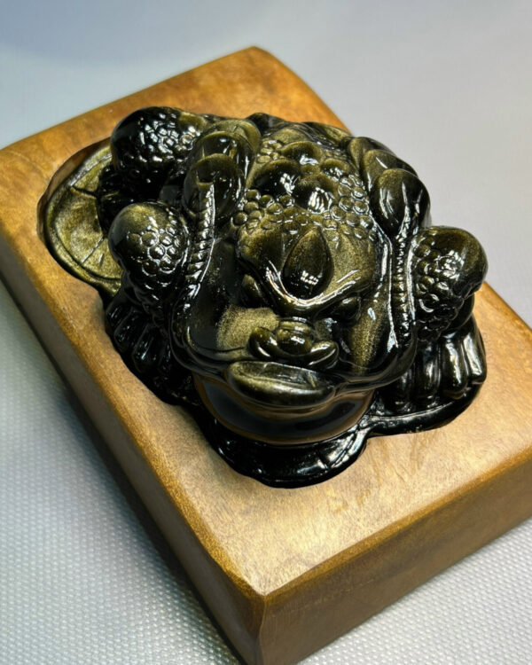 Thiềm Thừ Đá Obsidian 650 Gam