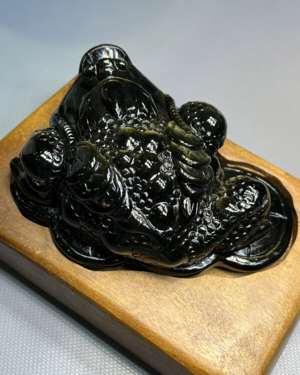 Thiềm Thừ Đá Obsidian 650 Gam