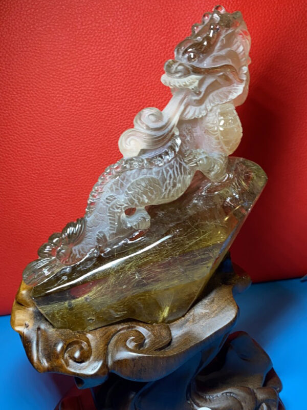 Tác Phẩm Rồng Tóc Vàng