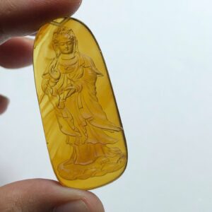 V1237 Quan Âm hổ phách